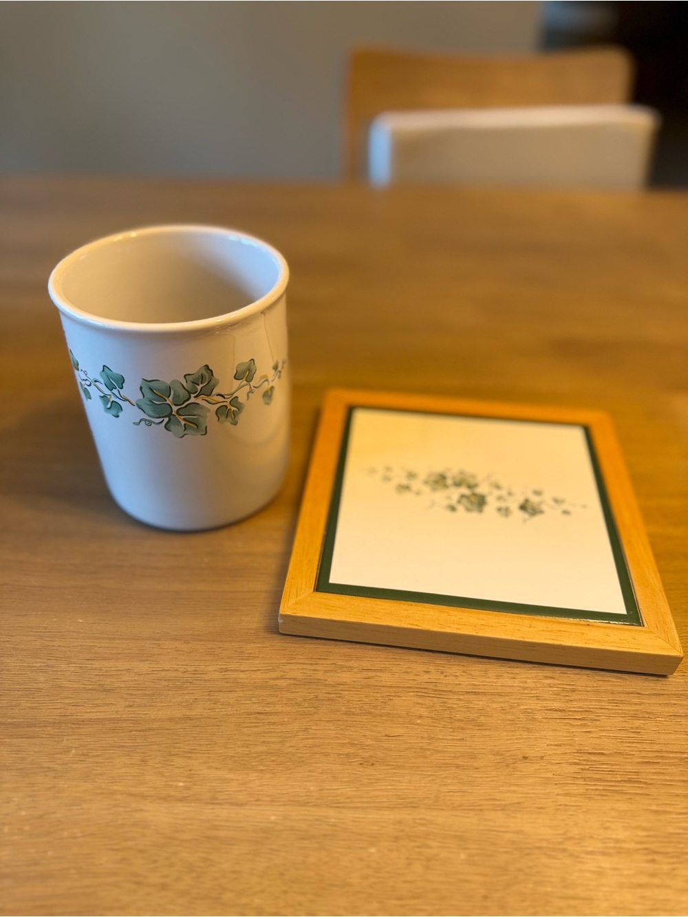 Corelle White Ceramic Utensil Holder and Trivet with Green Ivy Motif